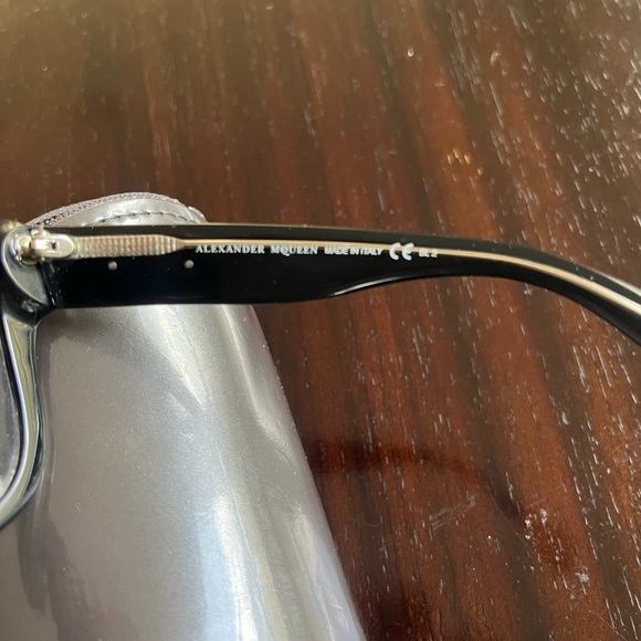 ALEXANDER MCQUEEN SUNGLASSES AMQ 4190/S BLACK  SJH-N3 AUTHENTIC with a case - Picture 2 of 5